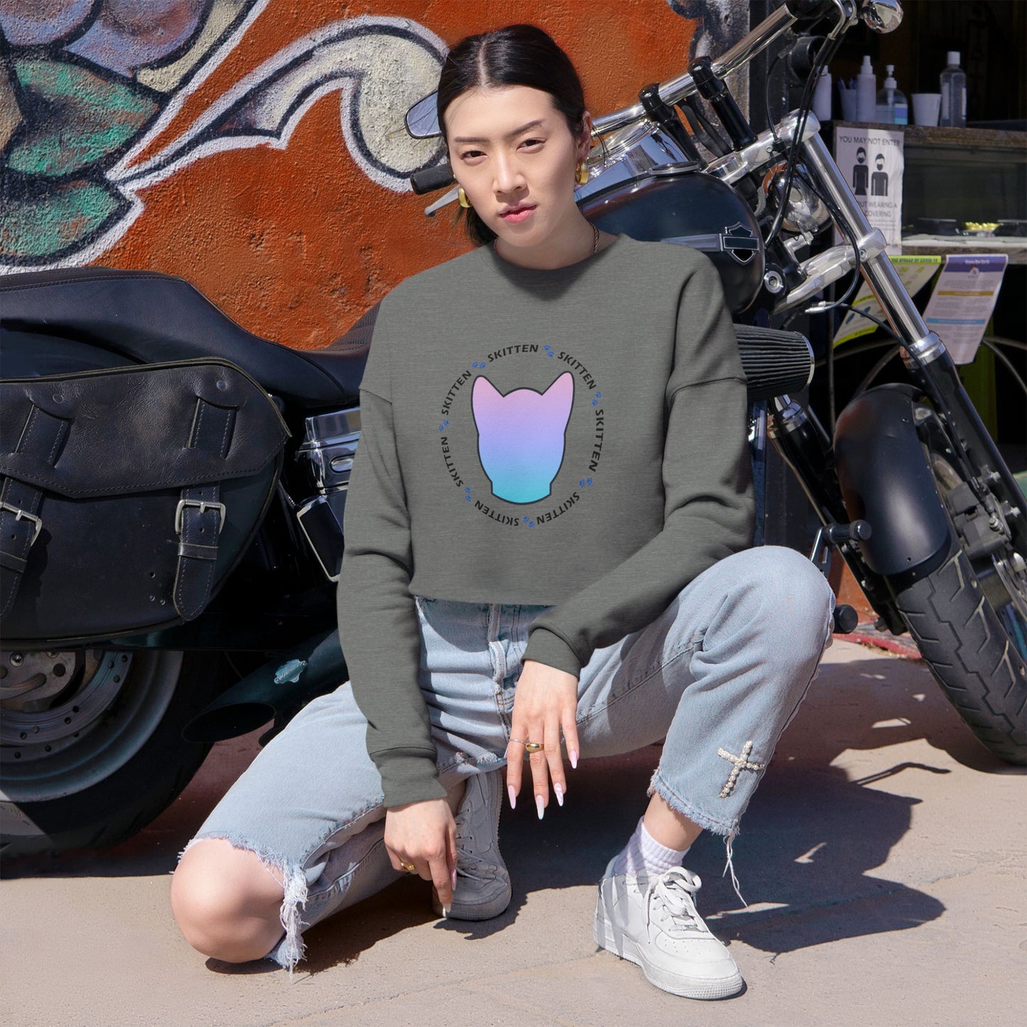 Skitten Themed Women's Cropped Sweatshirt - Perfect for Casual Wear